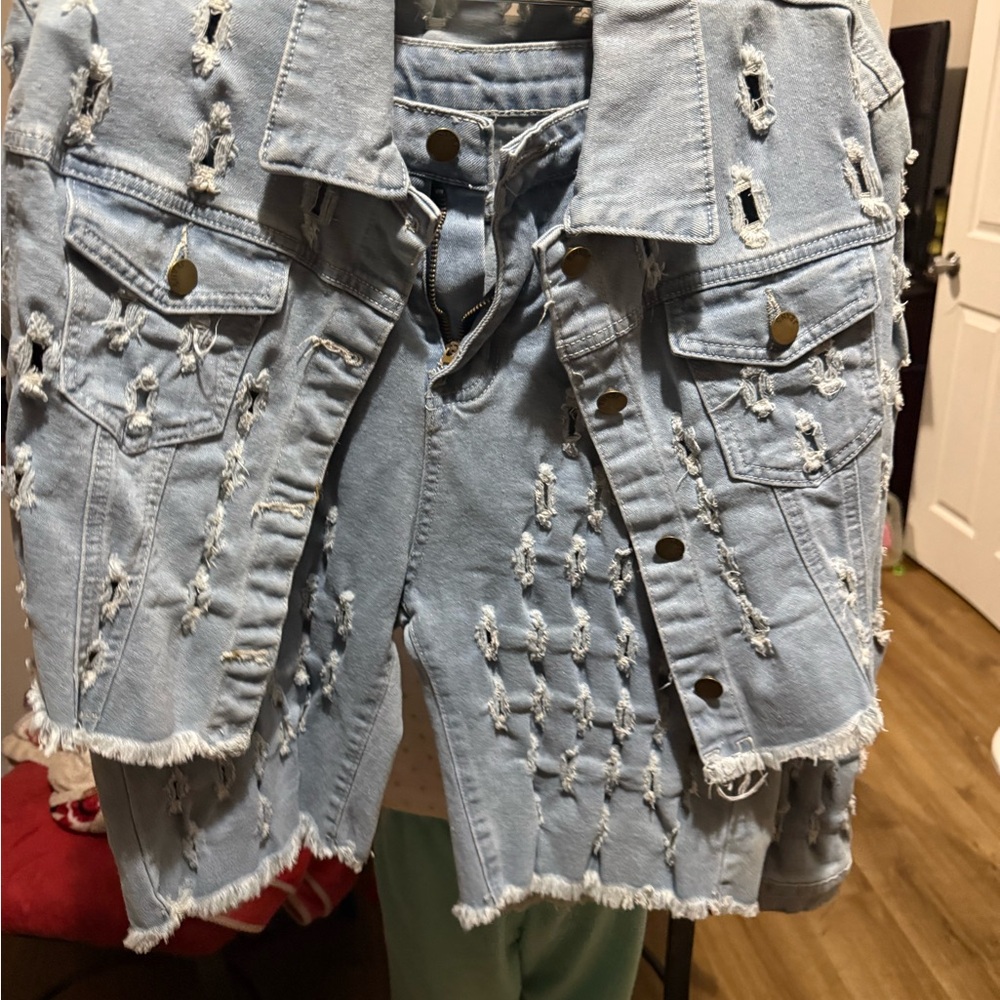 Stylish Light Blue Distressed Jean Set for Women